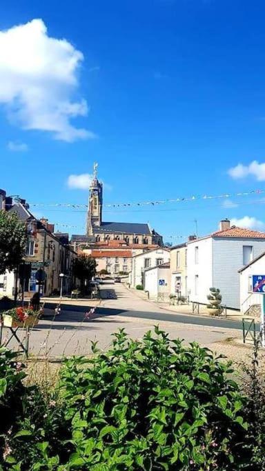 L'ange De Groupe Proche Du Puy Du Fou Sevremont